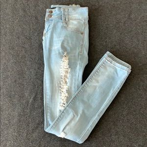 Distressed skinny jeans
